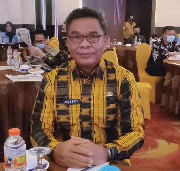 Kepala Badan Perencanaan dan Pembangunan daerah (Bappeda) Sultra, J Robert Maturbongs
