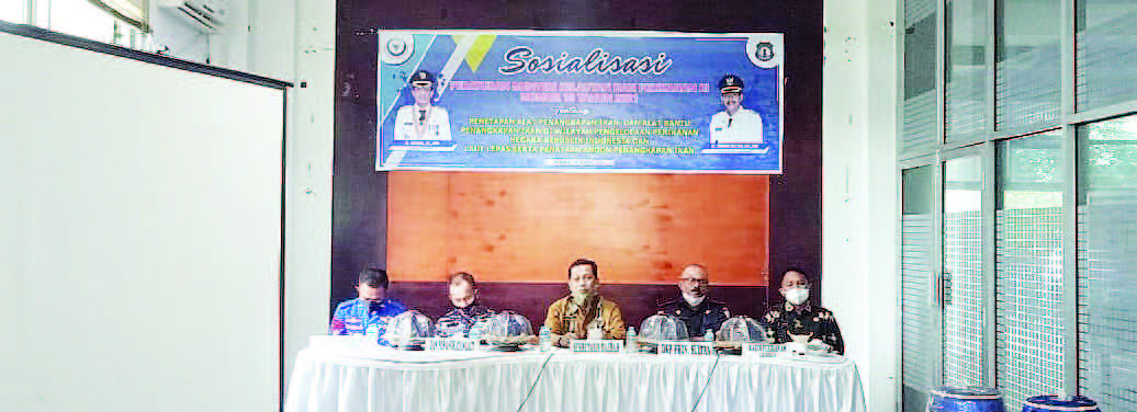 Sekab Bombana Man Arfah (tengah) saat membuka sosialiasi Peraturan Menteri Kelautan dan Perikanan RI Nomor 18 Tahun 2021, tentang penetapan alat penangkapan ikan dan alat bantu penangkapan ikan di wilayah pengelolaan perikanan RI dan laut lepas serta penataan andon penangkapan ikan, kemarin