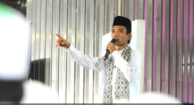 ustaz-abdul-somad-foto-ricardojpnncom1