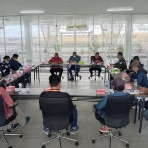 Suasana rapat bersama berbagai stakeholder yang digagas pihak Syahbandar Pelabuhan Wanci terkait rencana penutupan sementara dermaga yang akan direnovasi.