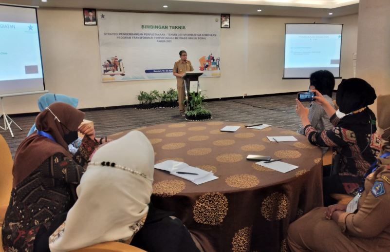 Suasana Bimtek Strategi Pengembangan Perpustakaan dan TIK untuk Transformasi Layanan Perpustakaan Berbasis Inklusi Sosial yang digelar Perpusnas RI di Kendari, Selasa (19/04/2022) di Claro Kendari.