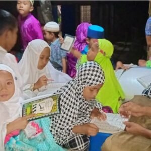Suasana saat pengajian di LPA Al Hidayah yang dirintis Personel Subdit I Dit Intelkam Polda Sultra, Aipda La Onta Rahafat