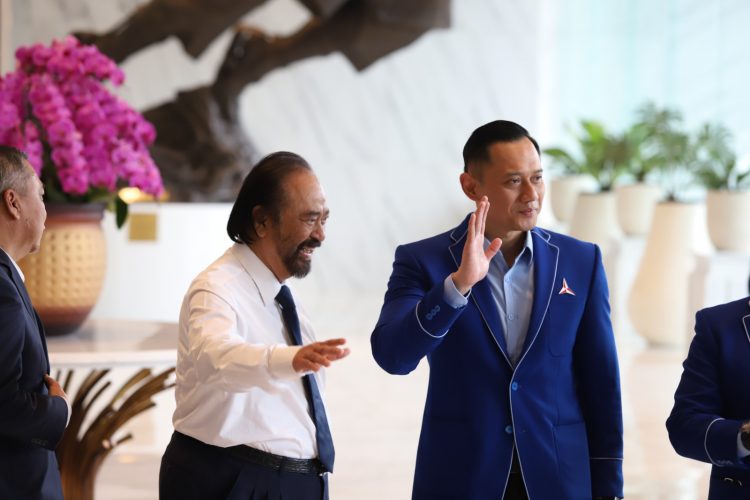 Ketua Umum Partai Nasdem Surya Paloh (kiri) dan Ketua Umum Partai Demokrat Agus Harimurti Yudhoyono (AHY)