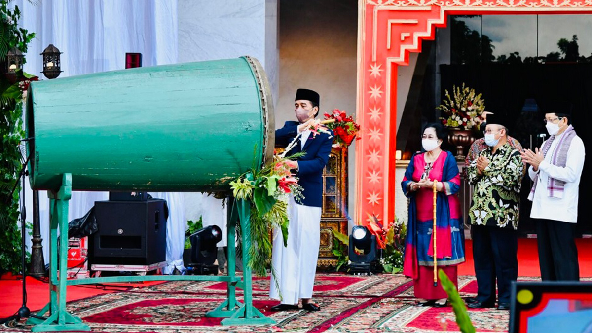 R1 1 Resmikan Masjid