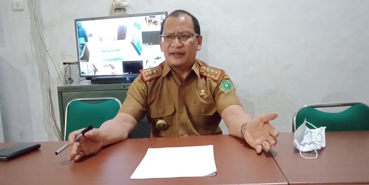 Kepala Dinas Penanaman Modal dan Pelayanan Terpadu Satu Pintu (DPM-PTSP) Konawe, Burhan