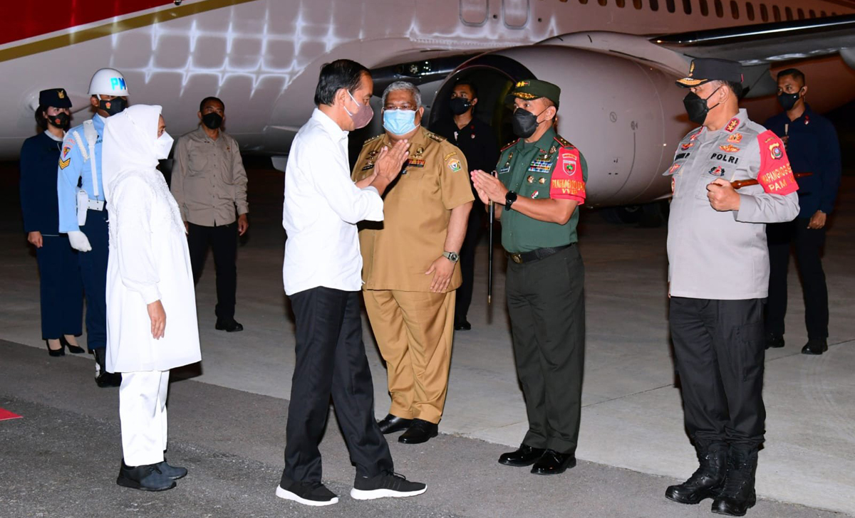 presiden-joko-widodo-jokowi-bertolak-ke-sulawesi-tenggara-b8-y9uh