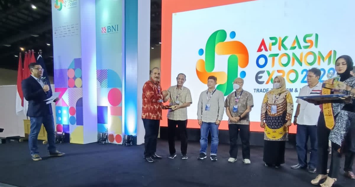 Wakil Bupati Kolaka, Muhammad Jayadin (tiga dari kiri) dalam acara Apkasi Otonomi Expo (AOE) 2022