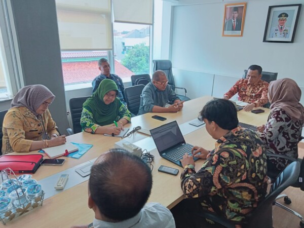 Suasana diskusi terkait sinkronisasi data peneriman bansos di Ditjen Dukcapil Kemendagri, Kamis (19/1/2023).