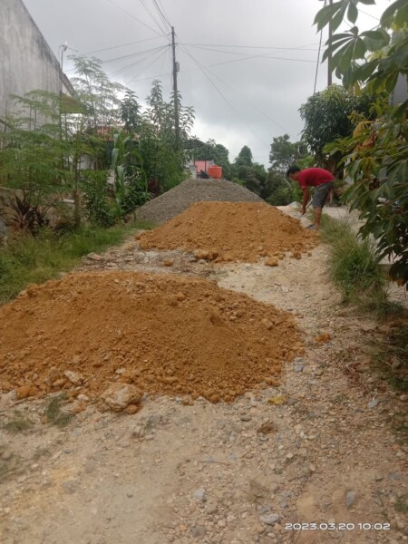 Kondisi jalan yang akan diperbaiki di jalan ade Irma Nasution Kelurahan Watu bangga kecamatan Baruga Kota Kendari
