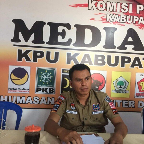 Ketua KPU Mubar, Awaluddin Usa