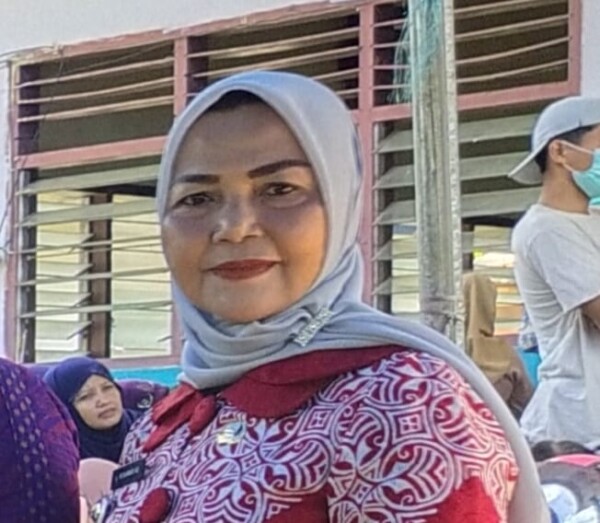 Camat Amonggedo Hj Megawati