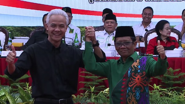 PDIP resmi deklarasikan Mahfud Md (kanan) sebagai cawapres Ganjar Pranowo di Pilpres 2024.