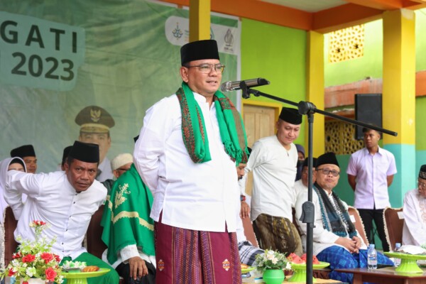 Pj Gubernur Sultra, Komjen Pol (P) Andap Budhi Revianto memberikan sambutan saat peringatan Hari Santri Nasional 2023 di Pesantren Al Mannan Kendari, Minggu, 22 Oktober 2023 Pj Gubernur Sultra, Komjen Pol (P) Andap Budhi Revianto memberikan sambutan saat peringatan Hari Santri Nasional 2023 di Pesantren Al Mannan Kendari, Minggu, 22 Oktober 2023