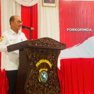 Bupati Konsel H Surunuddin Dangga saat menghadiri Deklarasi Pemilu Damai 2024, di Aula Polres Konsel, beberapa waktu lalu. Turut hadir Forkopimda, Penyelenggara dan Parpol Peserta Pemilu di Konsel.