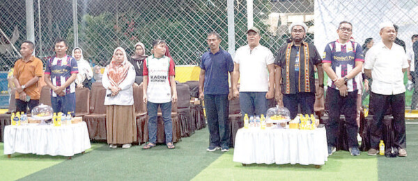 Direktur Kendari Pos Irwan Zainuddin (dua dari kanan), Bupati Konawe Utara Ruksamin (dua dari kiri), Direktur RSUD Kendari dr. Sukirman (kanan), Tenaga Ahli Kantor Staf Presiden Ali Mochtar Ngabalin (tengah).