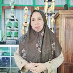 Kepala SMAN 2 Kendari, Nur Aida, S.Pd.