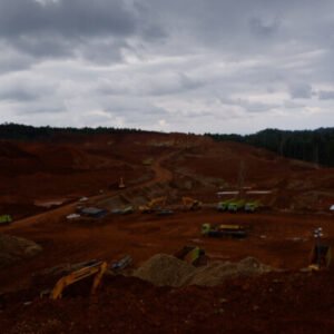 Aktivitas penambangan nikel oleh PT GKP di Wawonii Tenggara pada Mei 2023 Aktivitas penambangan nikel oleh PT GKP di Wawonii Tenggara pada Mei 2023