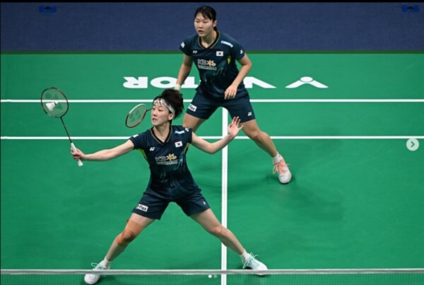 Ganda putri Korea Baek Ha Na (belakang) dan Lee So Hee. Foto: IG badmintonasia.official