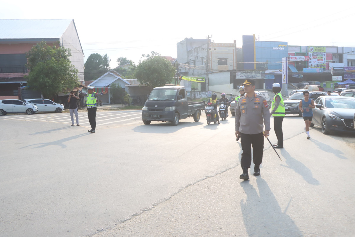 Kapolresta Kendari Pantau Arus Lalu Lintas di Beberapa Titik