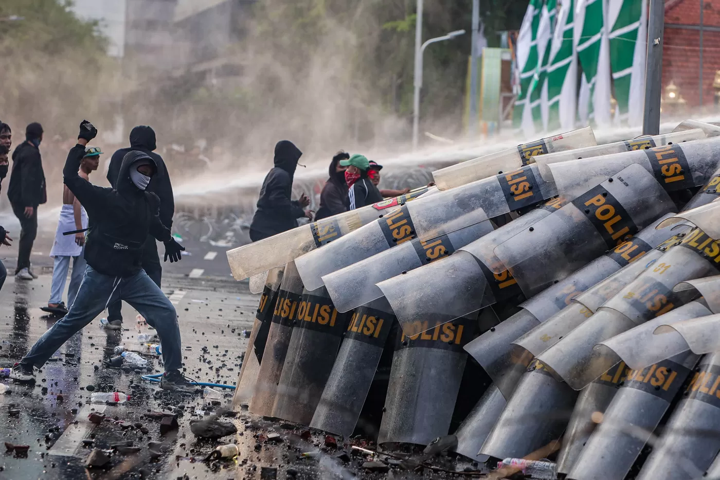 DEMO-UU-TNI-RIANA-SETIAWAN_JAWA-POS-7-4045368701