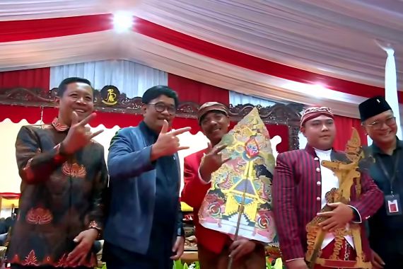 dewan-pimpinan-pusat-pdi-perjuangan-menggelar-pagelaran-waya-cza8